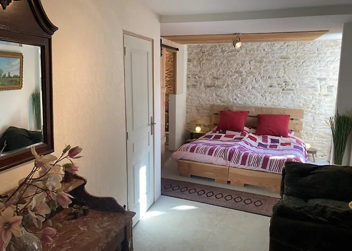 펜션 In Saint-jean With Terrace