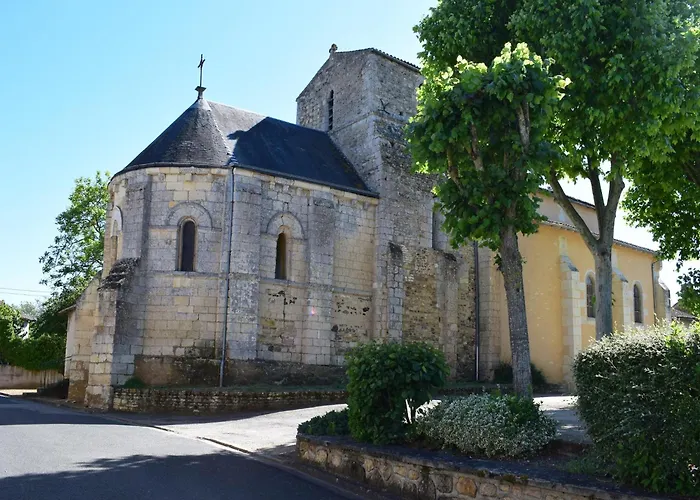 펜션 In Saint-jean With Terrace Frontenay-sur-Dive