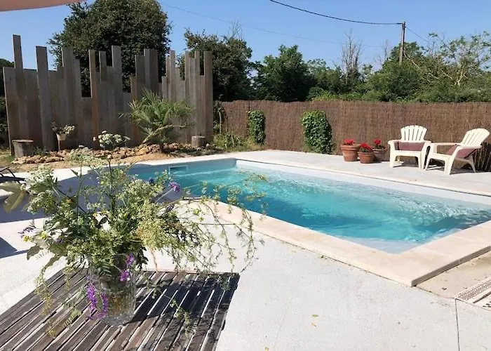 펜션 In Saint-jean With Terrace