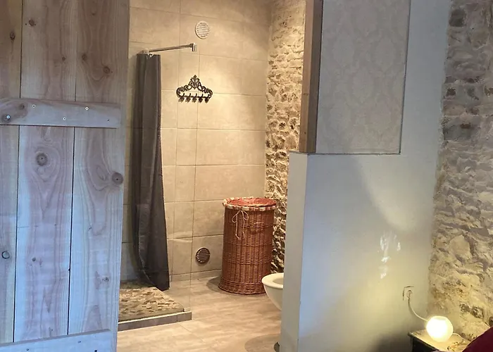 펜션 In Saint-jean With Terrace